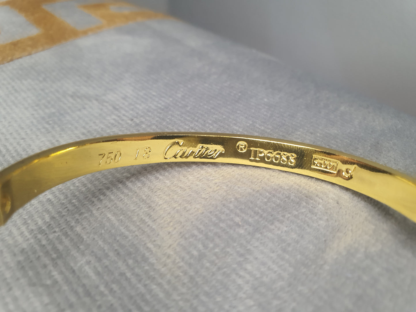 Luxury Gold Bangle with Sparkling Crystals for Women - Mux E Mart